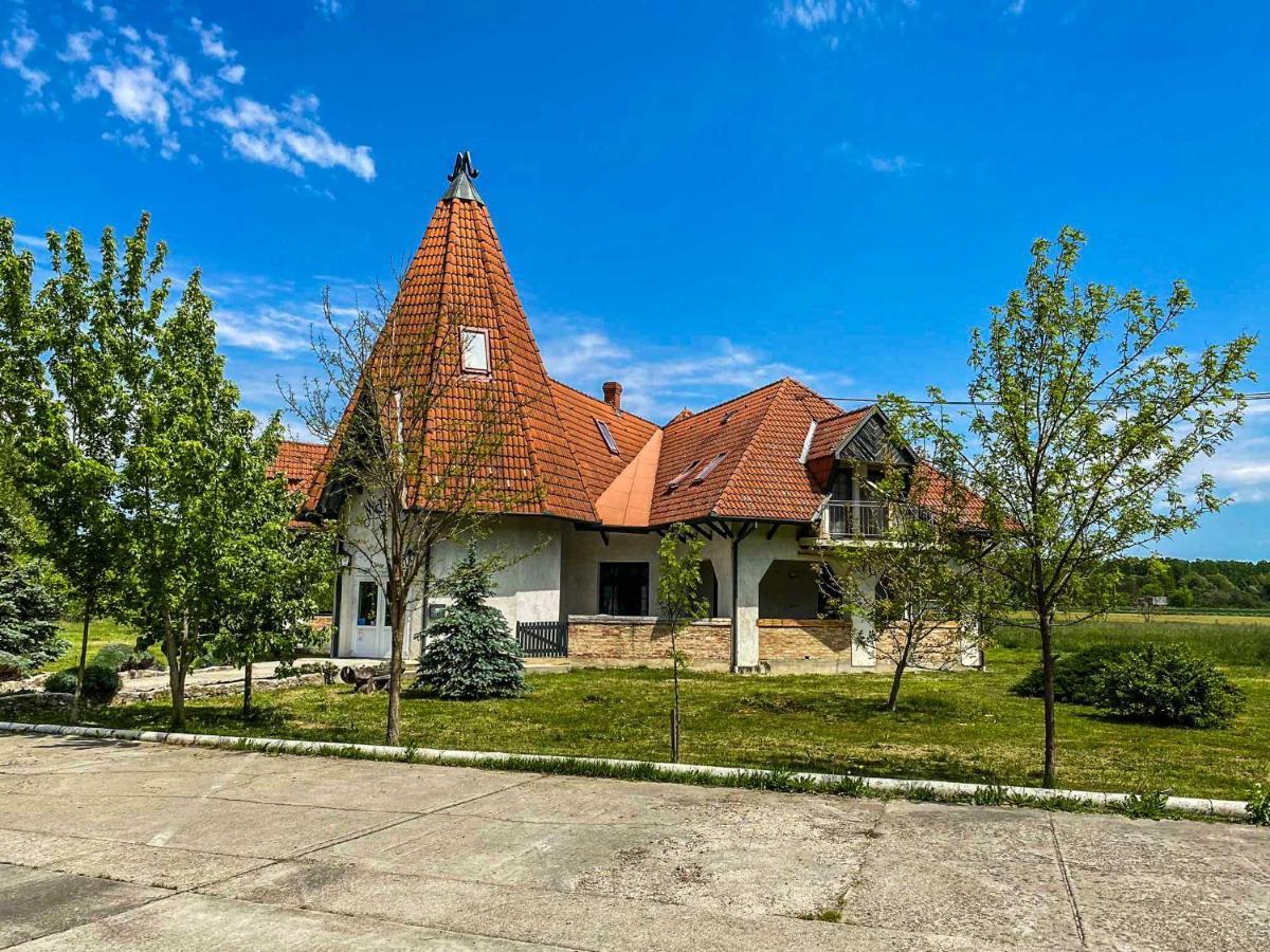 Mathias Haz Bed & Breakfast Magyarhertelend Exterior photo